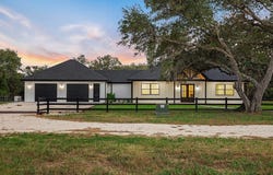 1109 County Road 157, Columbus, TX 78934