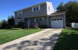 46 Margaret Drive E, Plainview, NY 11803