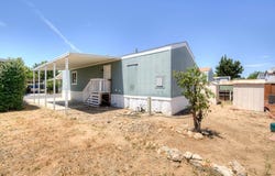 1218 E Cleveland Avenue, Madera, CA 93638