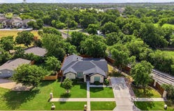 1905 S College St, Georgetown, TX 78626