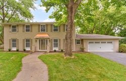 2435 E Michelle Place, Springfield, MO 65804