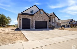 3287 W 2300 N, Clinton, UT 84015