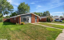 21537 Parkway Street, Saint Clair Shores, MI 48082