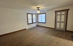 2045 N Weller Avenue, Springfield, MO 65803