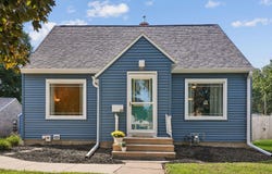 122 Forest Avenue, Waterloo, IA 50702