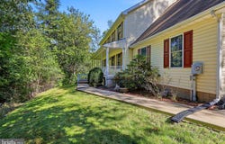 228 WARNER Lane, HEDGESVILLE, WV 25427