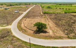 415 Beckham Dr, Dale, TX 78616