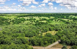 4 County Road 1104, Celeste, TX 75423