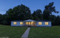 1035 Star Point Rd, Jamestown, TN 38556