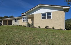 88 Tracy Ridge Rd, Middlesboro, KY 40965
