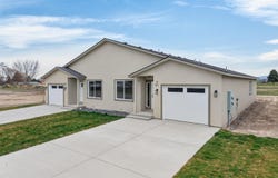 401 E Bonnieview, Grandview, WA 98930