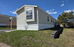 11 Holly Ln, Duluth, MN 55810
