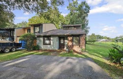 6099 Hilburn Rd, Pensacola, FL 32504