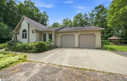 7212 E 46 1/2 Road, Cadillac, MI 49601