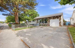 504 Blue St, Richland, WA 99354