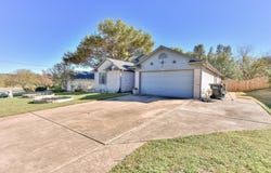 1503 Barcus Dr, Georgetown, TX 78626