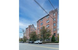 45 Pondfield Road W, Bronxville, NY 10708