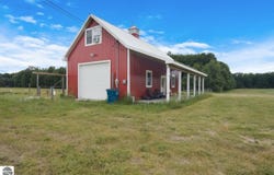 7946 Valley Road, Honor, MI 49640