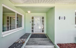 809 JACARANDA Drive, LARGO, FL 33770