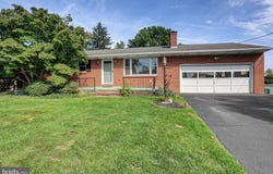 565 LINDIA Drive, CHAMBERSBURG, PA 17202