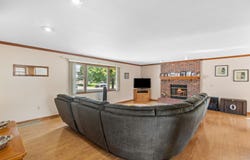 606 E Edgelawn Drive, Plano, IL 60545