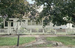 146 E HICKORY Street, Canton, IL 61520