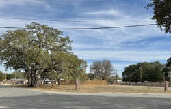 WASHINGTON, Devine, TX 78016