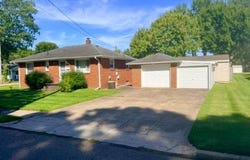 409 Center St., Hubbard, OH 44425
