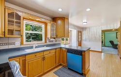 1582 Edgewater Ct, Grafton, WI 53024