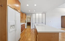 21 W 10TH Street, Kansas City, MO 64105