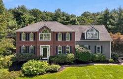 12 Daniel Shays Rd, Hopkinton, MA 01748