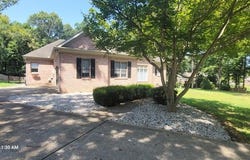 210 Forest Dr, PARIS, TN 38242