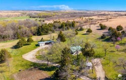 8325 Lost Creek Rd, Belvue, KS 66547