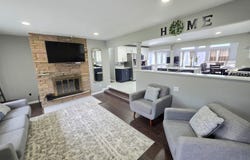 2301 Greenbriar Lane, Lindenhurst, IL 60046