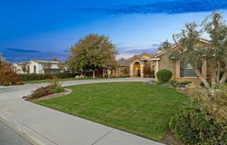 2527 Meadow View Dr., Hanford, CA 93230