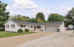 4 Cherry Lane, Villa Grove, IL 61956