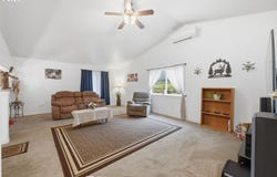 6842 JESSICA Dr, Springfield, OR 97478
