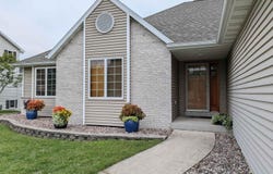 802 Chickadee Drive, Cambridge, WI 53523