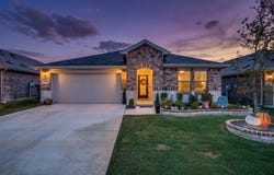 5529 Legends Way, Krum, TX 76249