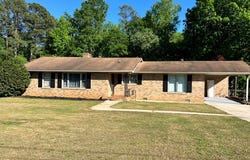 10 Forest Ln, Ware Shoals, SC 29692