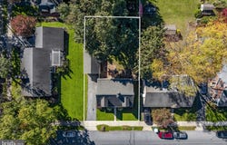 114 S PENN Street, MANHEIM, PA 17545