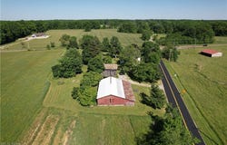 15760 N Palmyra Road, Diamond, OH 44412