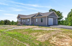 944 Lakepointe Dr, Albany, KY 42602