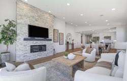 2 W Pine St, Altadena, CA 91001