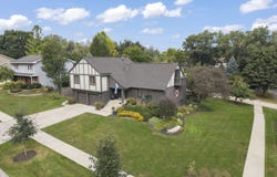 850 Glen Crest Drive, Glen Ellyn, IL 60137