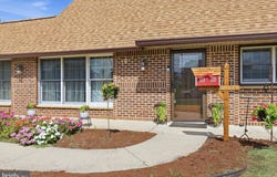 16 PARKSIDE Circle, LEVITTOWN, PA 19056