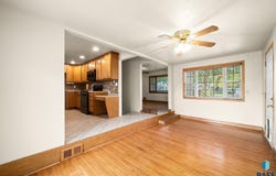 503 E Willow St, Harrisburg, SD 57032