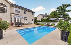 504 Stirling Place Drive, Ballwin, MO 63021