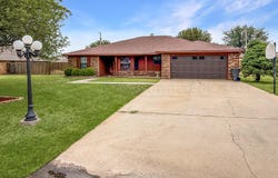 311 Bois D' Arc, Borger, TX 79007