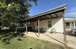 130 Broad Street, Hope, IN 47246